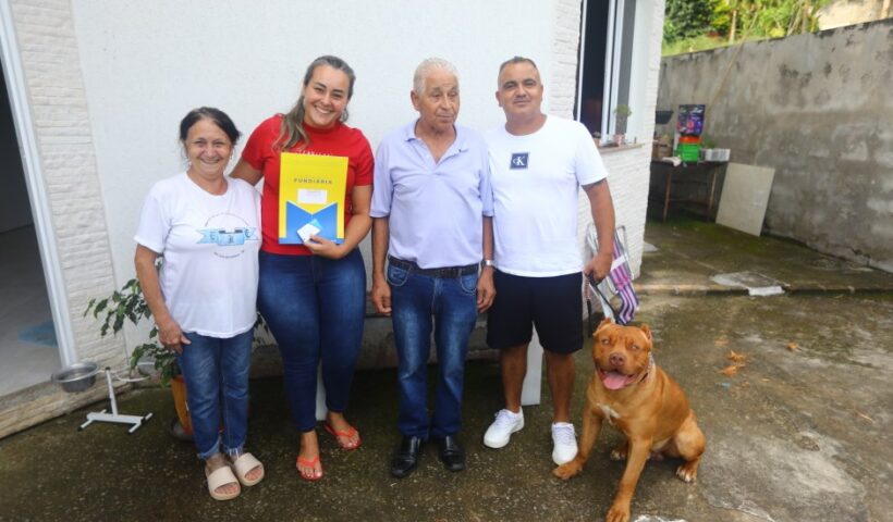 Moradores do Primavera II recebem documentos de regularização