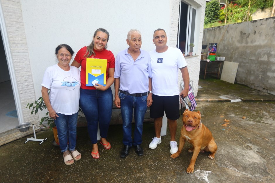Moradores do Primavera II recebem documentos de regularização