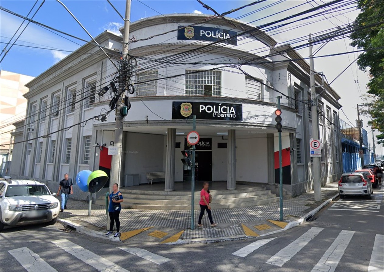 Homem é preso por injúria racial após ofender gerente de padaria em SJC
