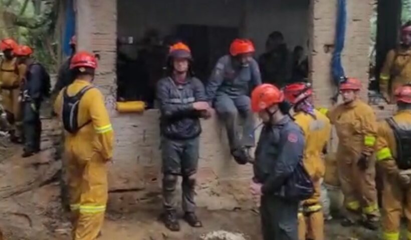 Bombeiros ficam ilhados após chuva na Vila Sahy