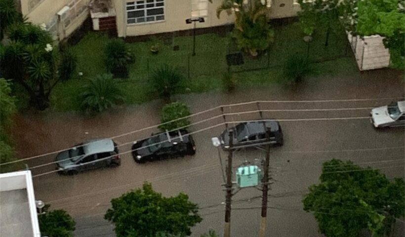 Fortes chuvas causam transtornos em São José dos Campos
