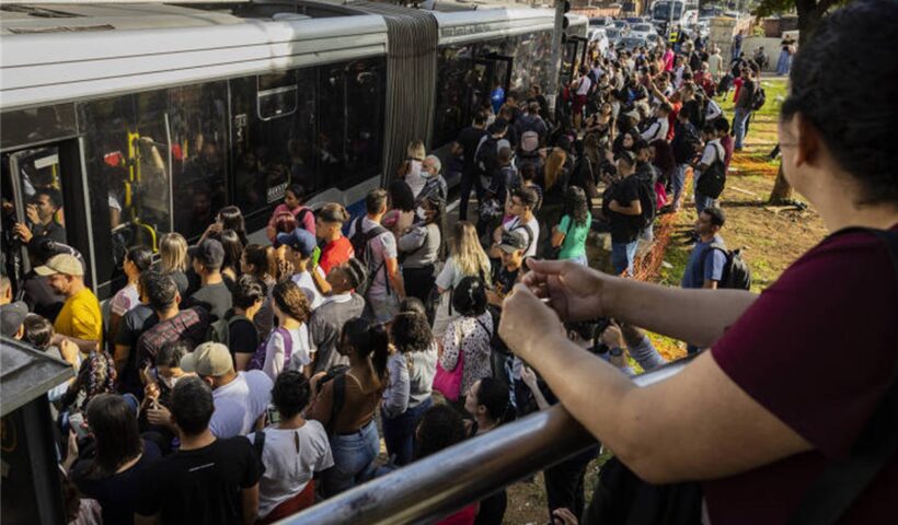 Com greve no metrô, governador e prefeitura decretam ponto facultativo
