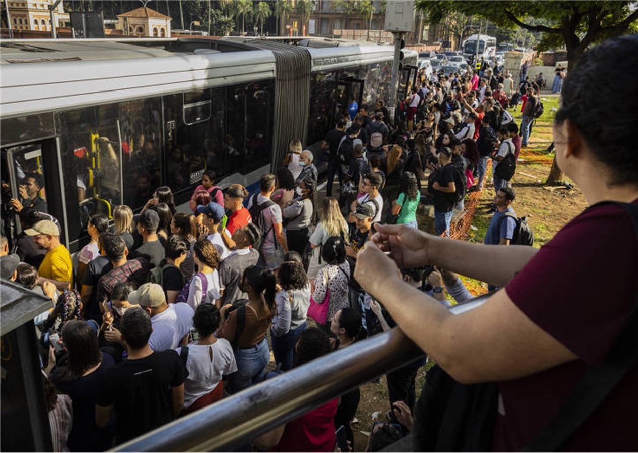 Com greve no metrô, governador e prefeitura decretam ponto facultativo