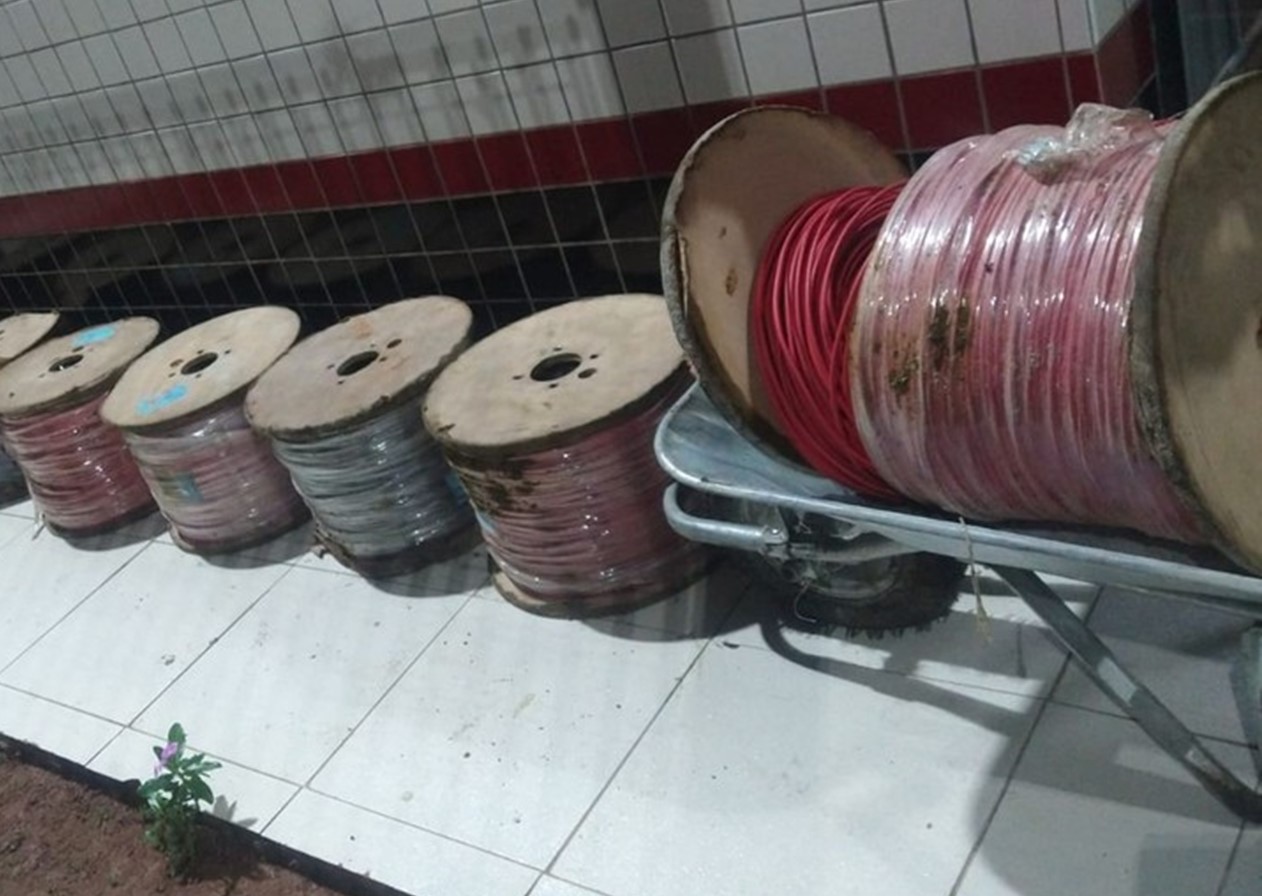 Três são presos por furto de cabos em estação da Sabesp em Tremembé
