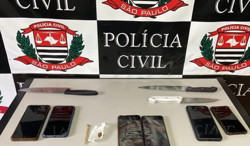 Adolescentes são apreendidos com facas em operação contra atentado em escolas