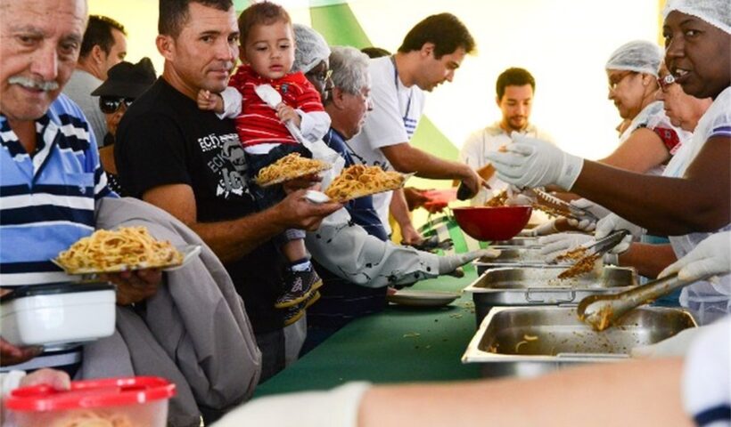 Tradicional Festa do Trabalhador de SJC vai distribuir macarronada para 8 mil pessoas