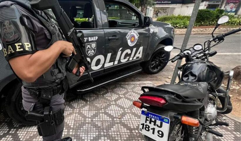 Jovem é apreendido em SJC com motocicleta furtada em Pinda