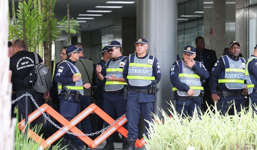 Bolsonaro depõe à PF por três horas sobre joias sauditas