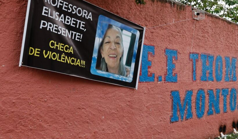 vEstação do metrô recebe nome de professora morta em ataque