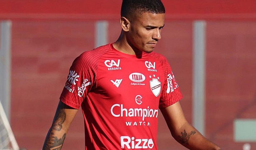 Jogador é banido do futebol por envolvimento em esquema de manipulação