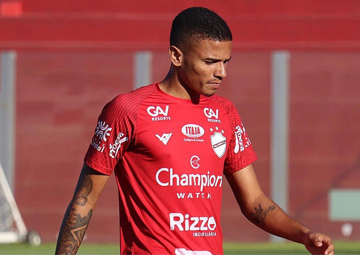 Jogador é banido do futebol por envolvimento em esquema de manipulação