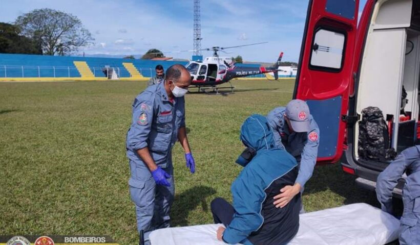 Bombeiros resgatam homem com desidratação e falta de ar no Pico dos Marins