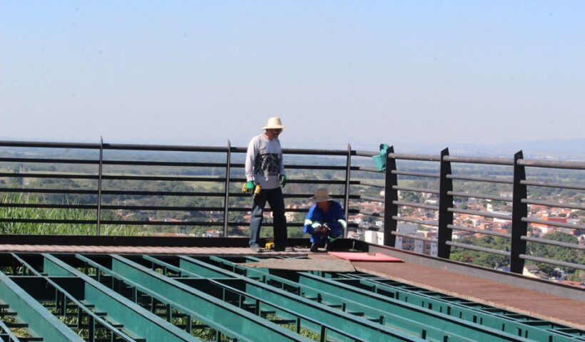 Prefeitura de São José realiza manutenção em deck’s públicos