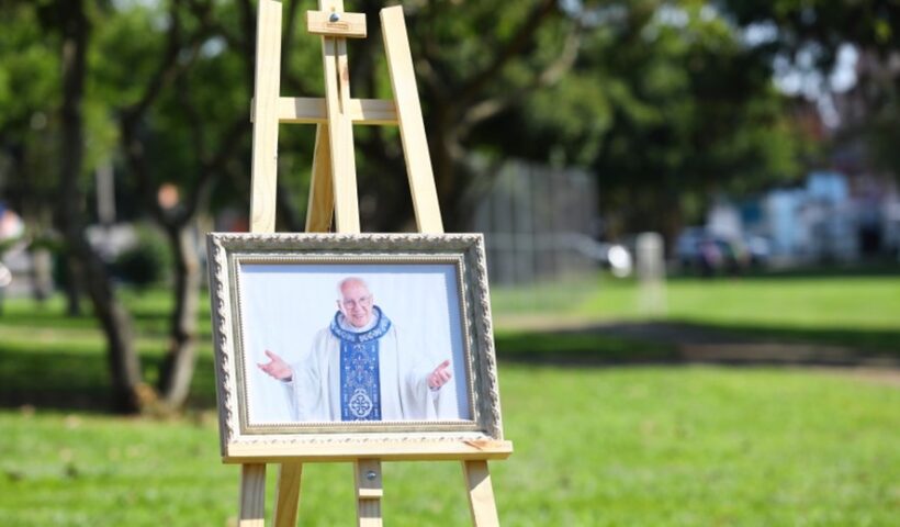 Praça de SJC recebe o nome de Mons. Jonas Abib