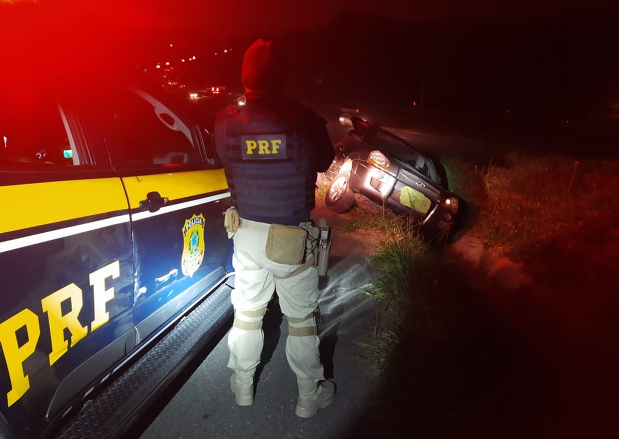 Homem foge de abordagem, atropela policial e é preso após sofrer acidente em Jacareí