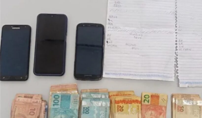 Dupla suspeita de tráfico de drogas é presa com mais de R$ 5 mil em São José