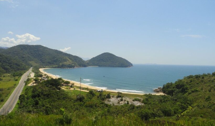 MPF pede a demolição de quiosque e construções irregulares em Praia de Ubatuba