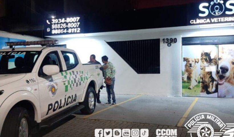 Mulher esfaqueia o próprio cachorro durante discussão em São José