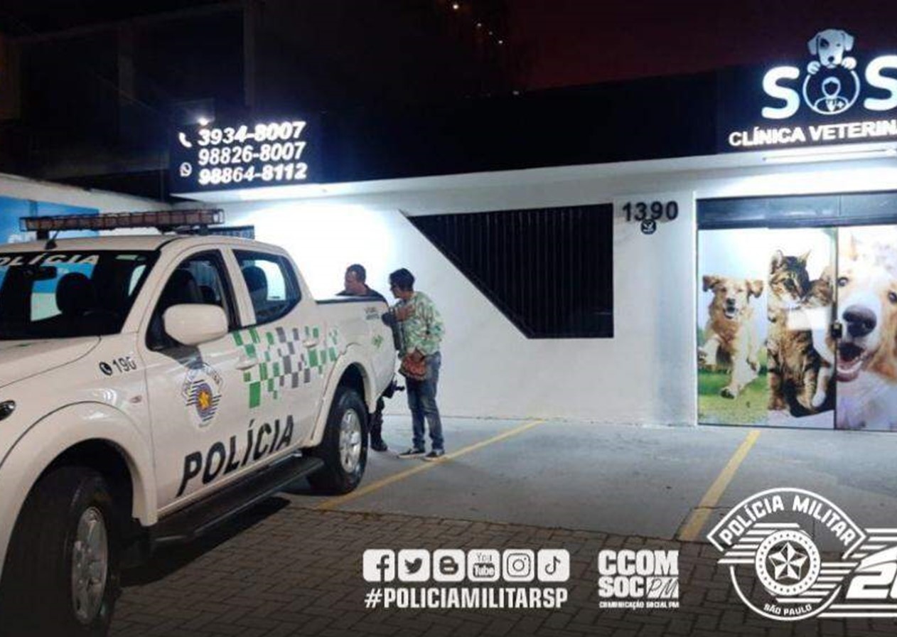 Mulher esfaqueia o próprio cachorro durante discussão em São José