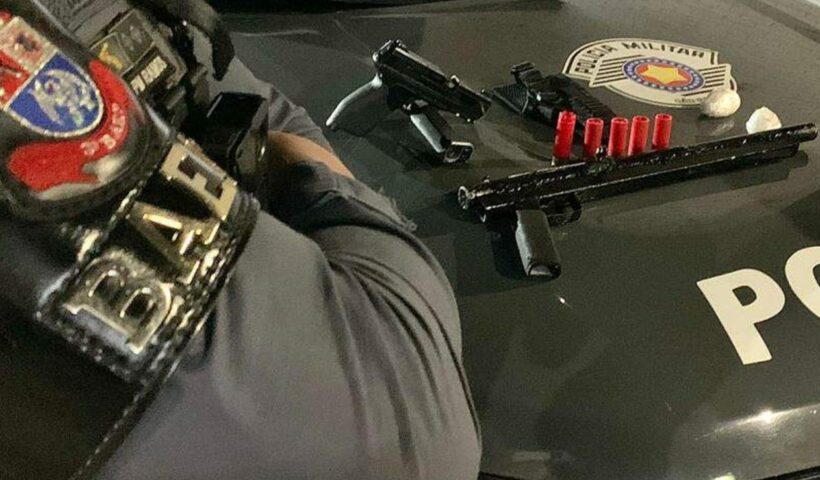 Dois são presos em flagrante com arma caseira em Guará