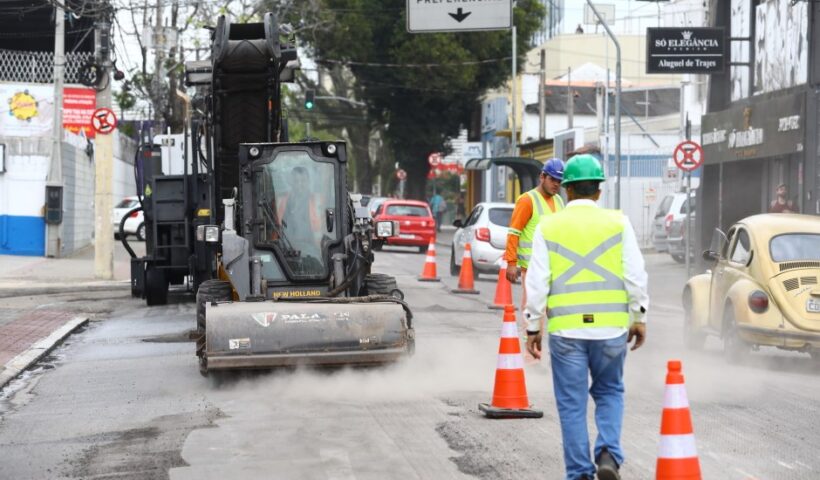 Recapeamento da Francisco Paes exige atenção dos motoristas