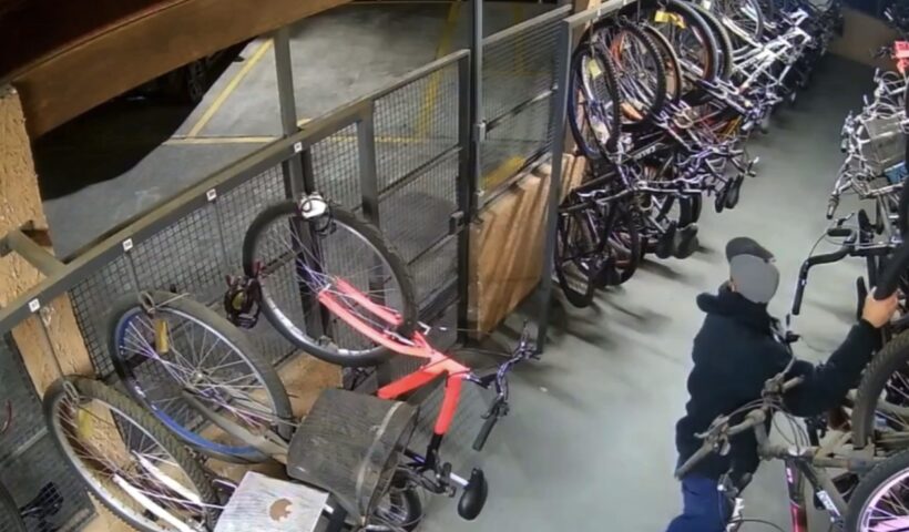 Adolescente suspeito de participar de furto de bicicletas em condomínio é apreendido em SJC