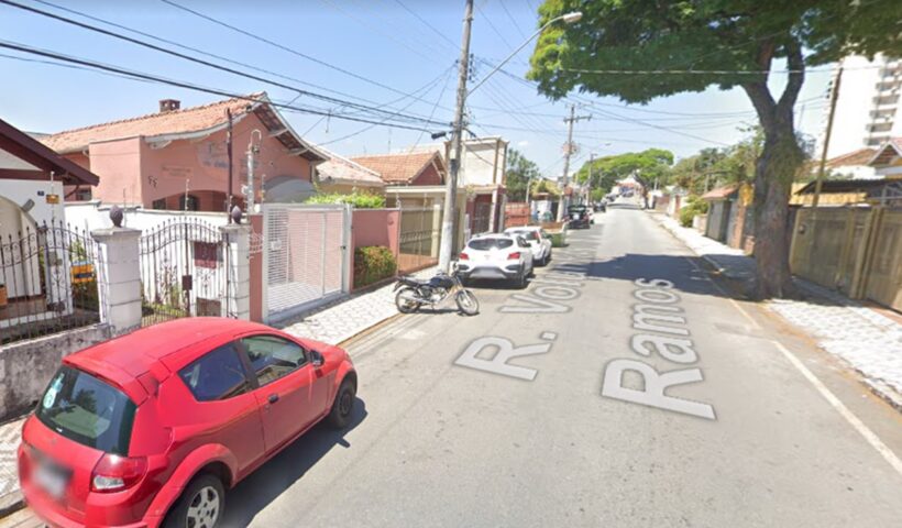 Motociclista morre atropelada após cair embaixo de caminhão de coleta em Taubaté