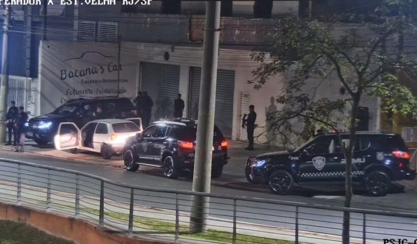 Carro furtado em Caçapava é recuperado na zona sul de SJC