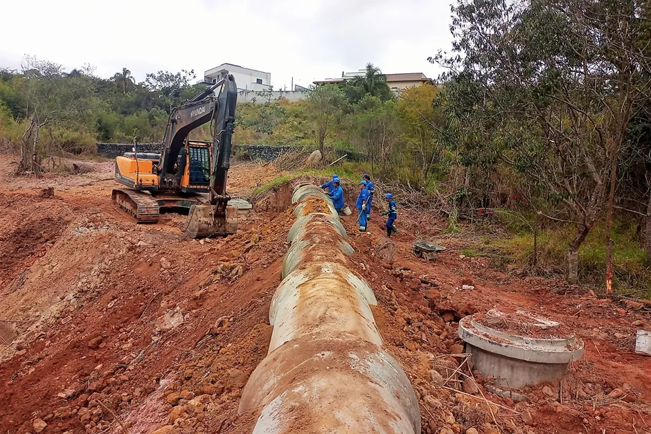 Obra para evitar erosão é iniciada na Via Cambuí