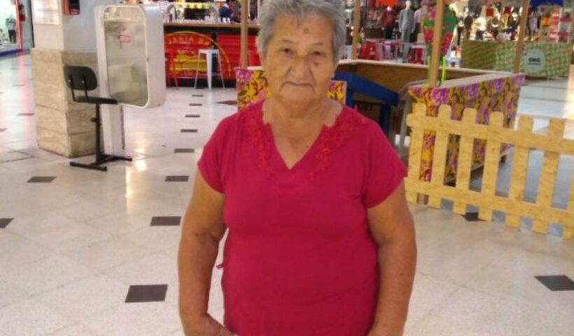 Idosa morre após ônibus invadir ponto em Caçapava