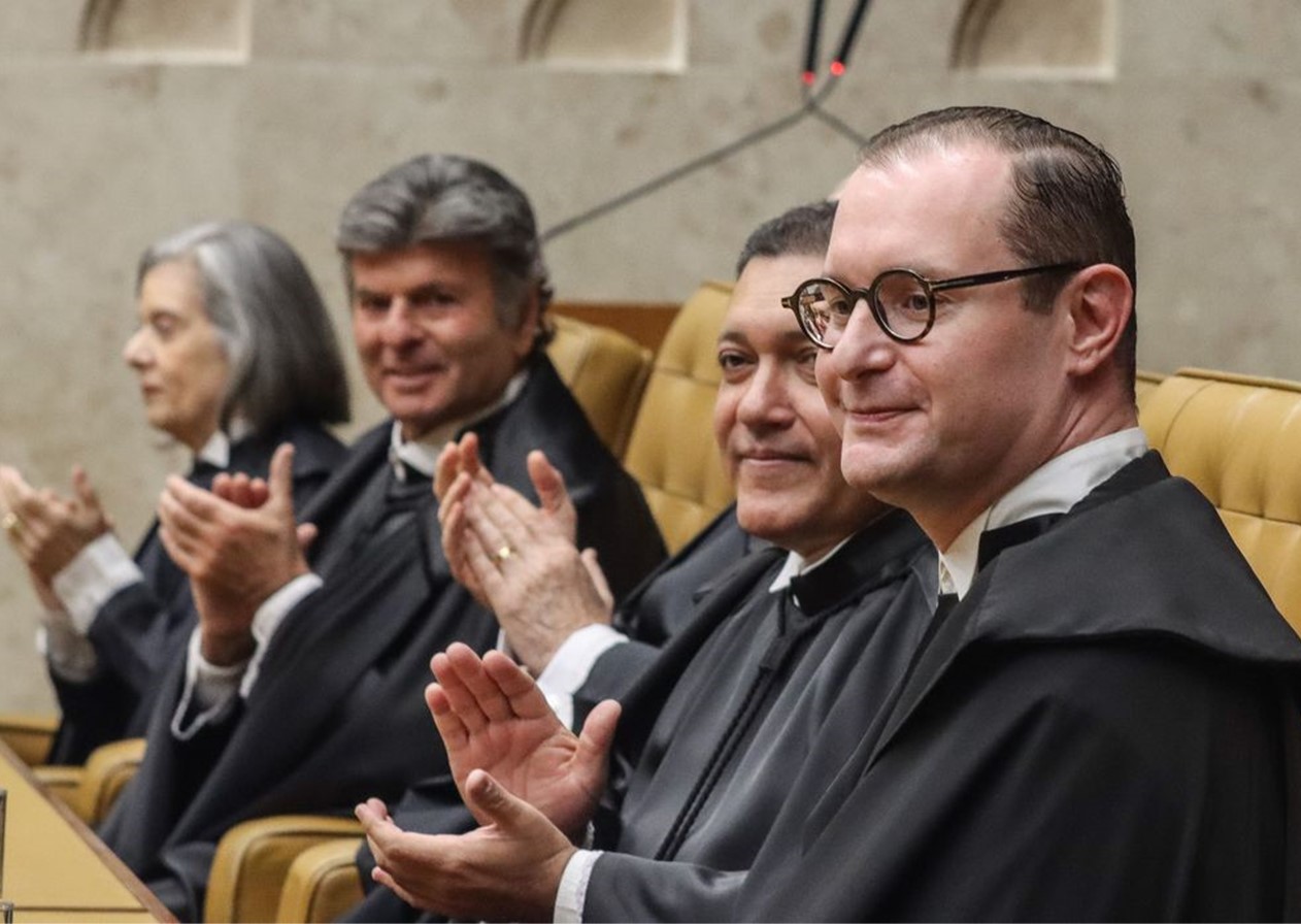 Cristiano Zanin é empossado ministro do STF