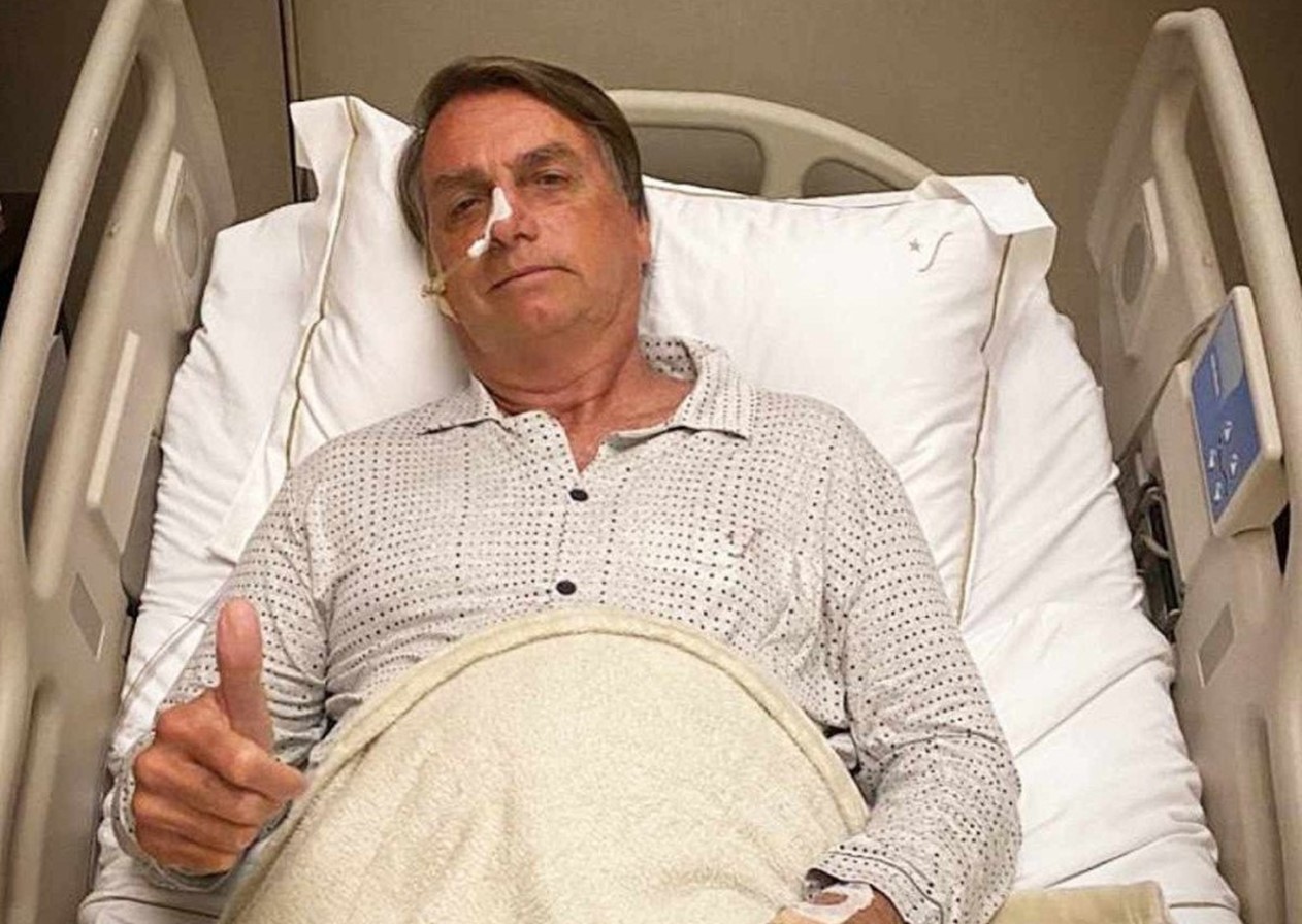 Bolsonaro é internado em SP para passar por cirurgias