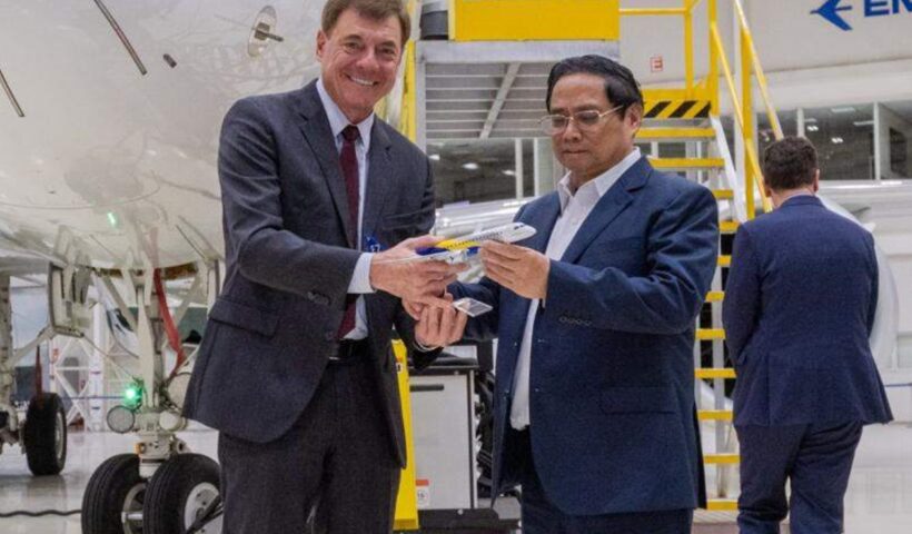 Embraer recebe visita do Primeiro-Ministro do Vietnã em São José