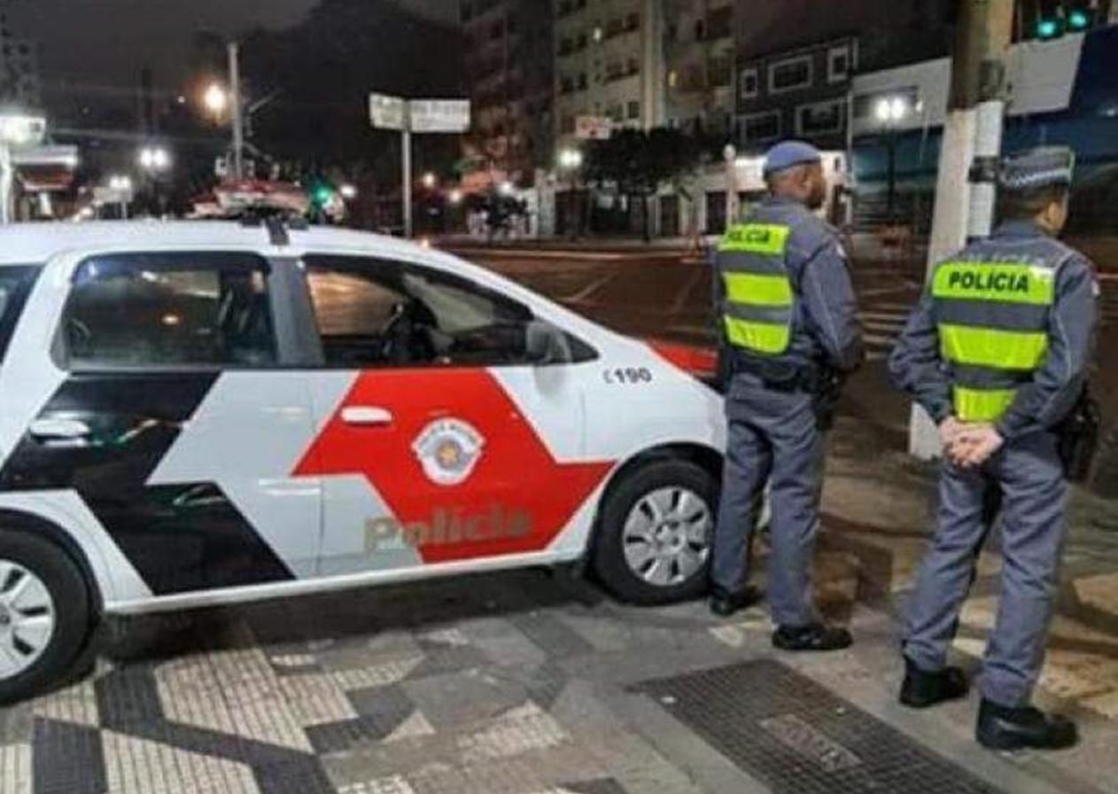 Homem invade casa e agride gestante, em São José