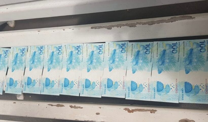 Adolescente é apreendido após receber mil reais em notas falsas em São José