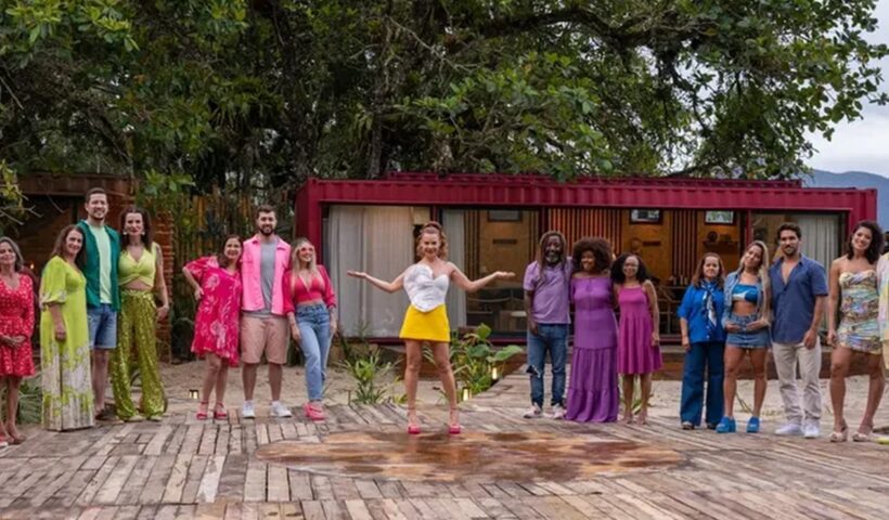 Praia da Caçandoca, em Ubatuba é cenário de reality da Netflix