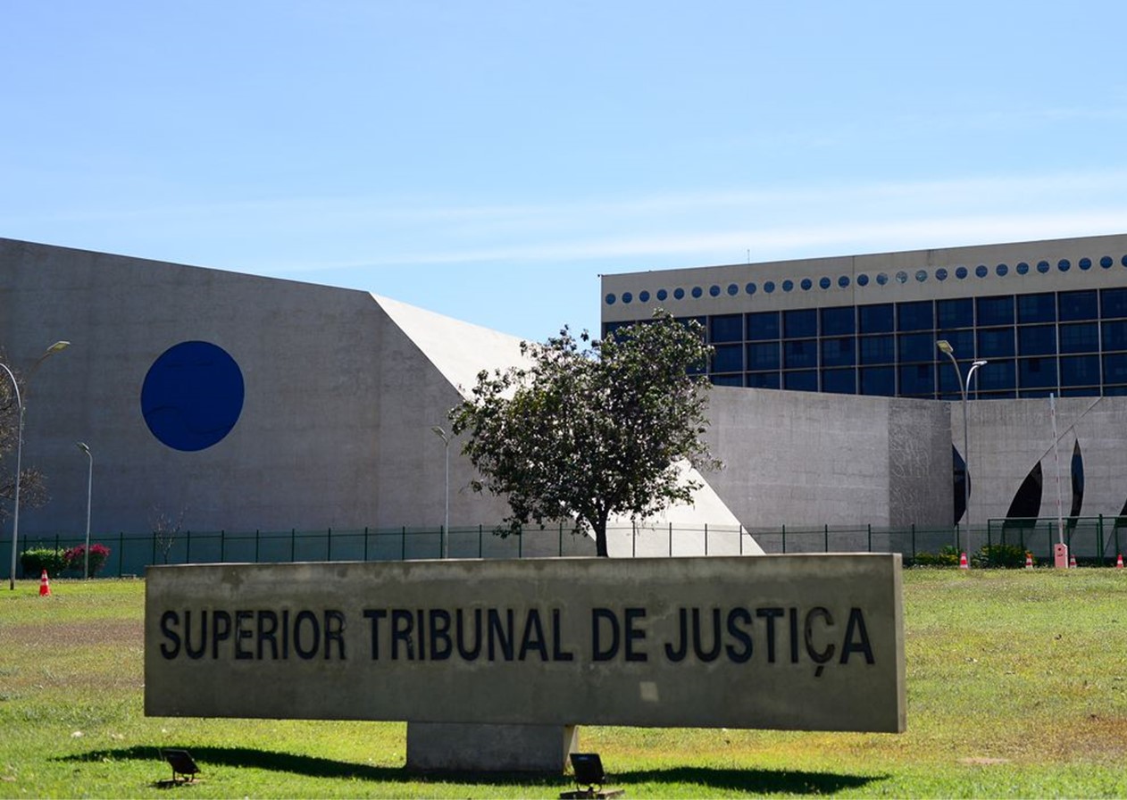 Senado aprova três indicações de Lula para o STJ