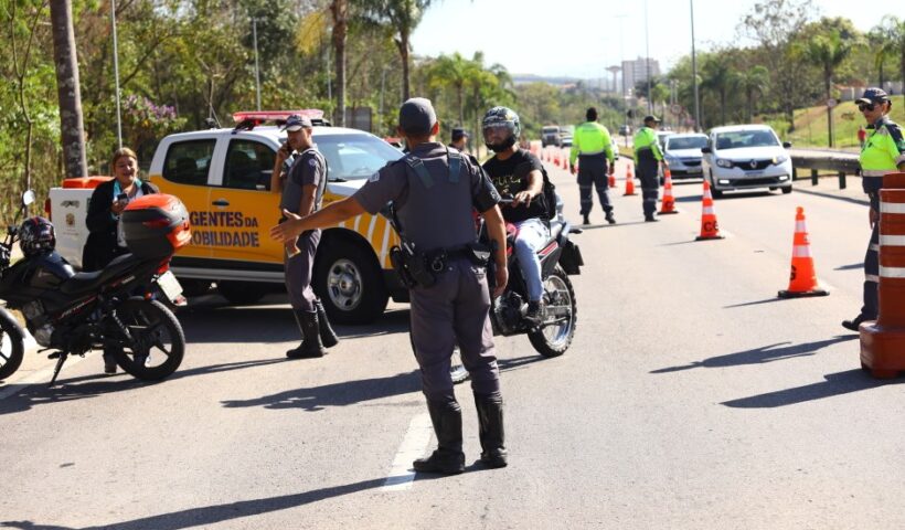 Transporte escolar clandestino é apreendido em São José