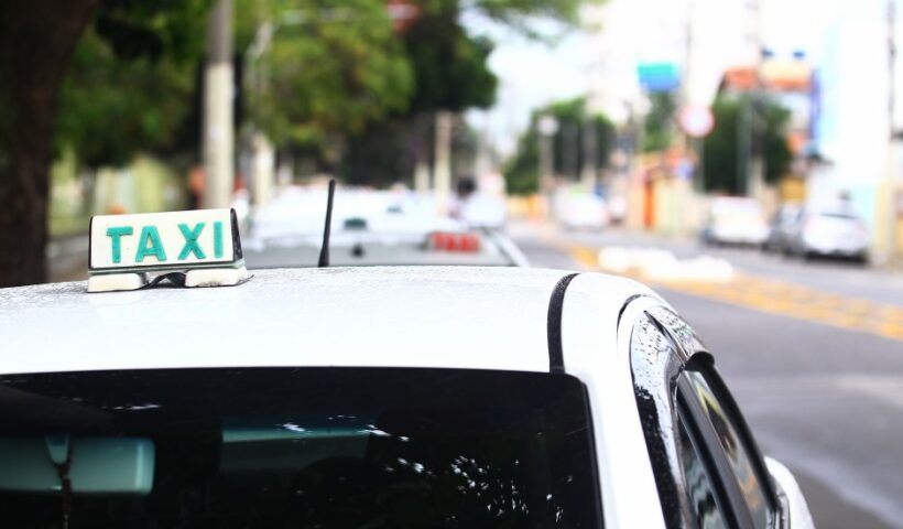 Tarifa do serviço de táxi passa por reajuste em São José; último reajuste foi há sete anos