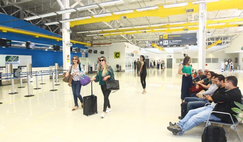 Aeroporto de São José terá voos comerciais em 2024