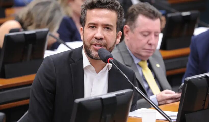 Supremo abre inquérito para investigar Janones