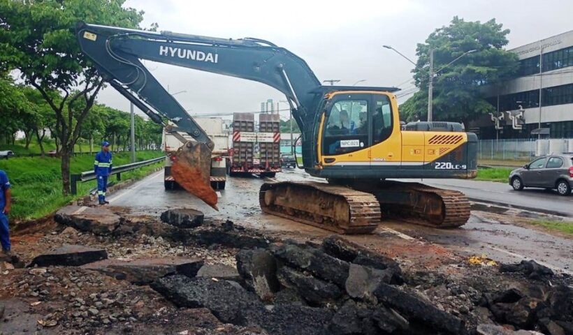 SJC: Obra de infraestrutura atinge trecho da Avenida Mário Covas