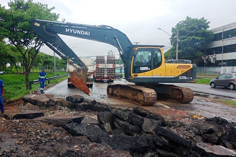 SJC: Obra de infraestrutura atinge trecho da Avenida Mário Covas