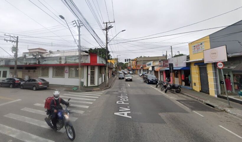 OBRA DE GALERIA INTERDITA TRECHO DA AVENIDA PEDRO ÁLVARES CABRAL NESTA QUARTA
