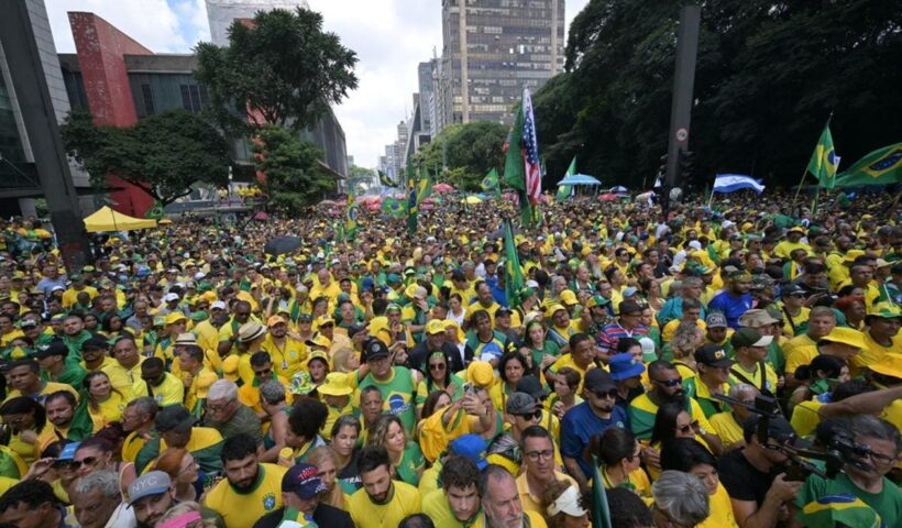 Ato reúne apoiadores de Bolsonaro em São Paulo
