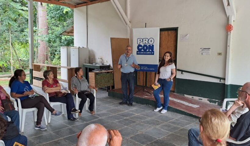 Procon de SJC orienta idosos sobre empréstimo e cartão consignado