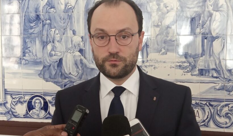 Embaixador húngaro é chamado ao Itamaraty para falar sobre Bolsonaro