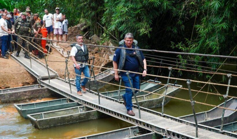 Em visita à Ubatuba, Tarcísio anuncia R$ 6 milhões para a reconstrução de pontes na cidade
