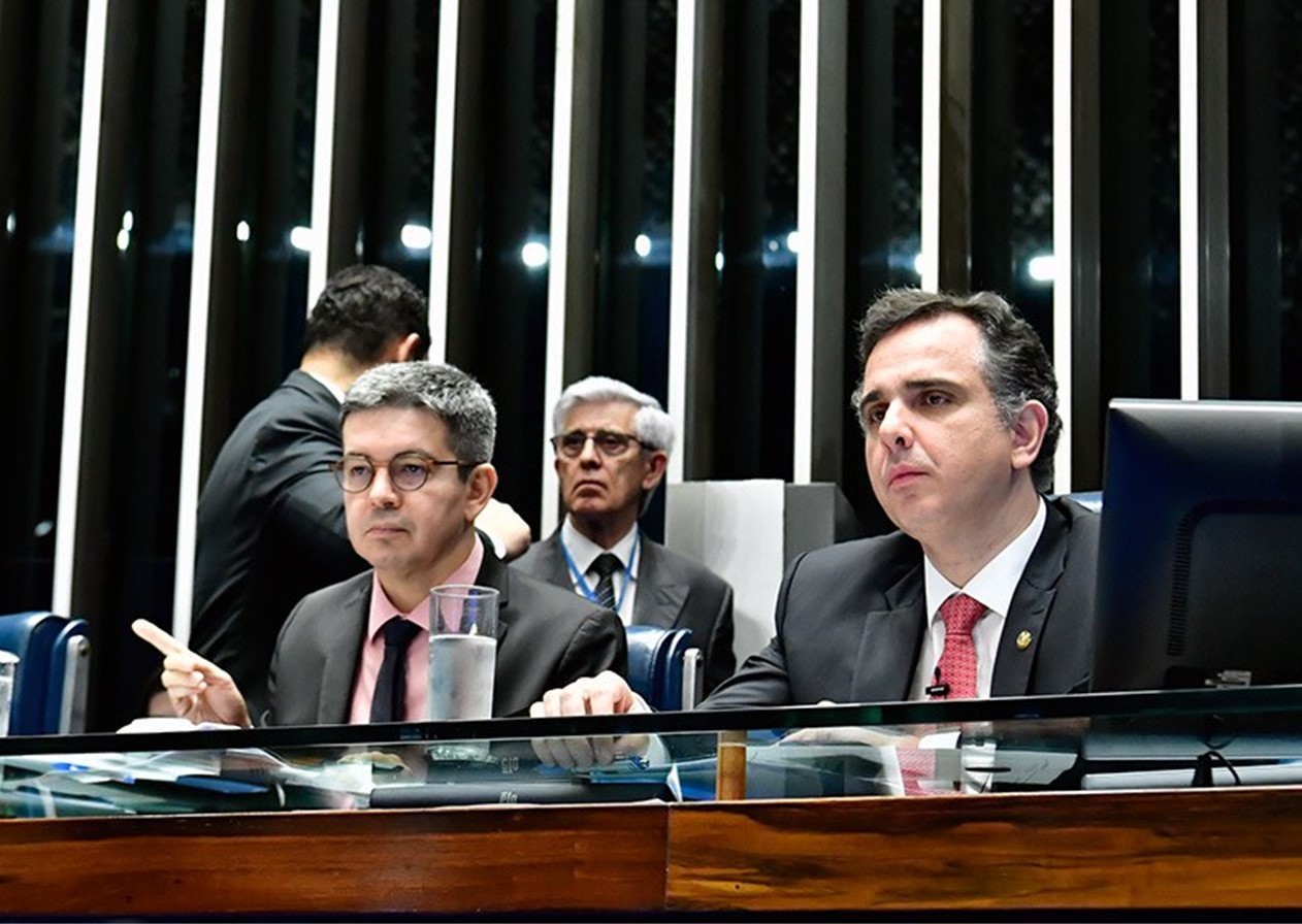 Senado aprova isenção de IR para quem ganha até dois salários mínimos