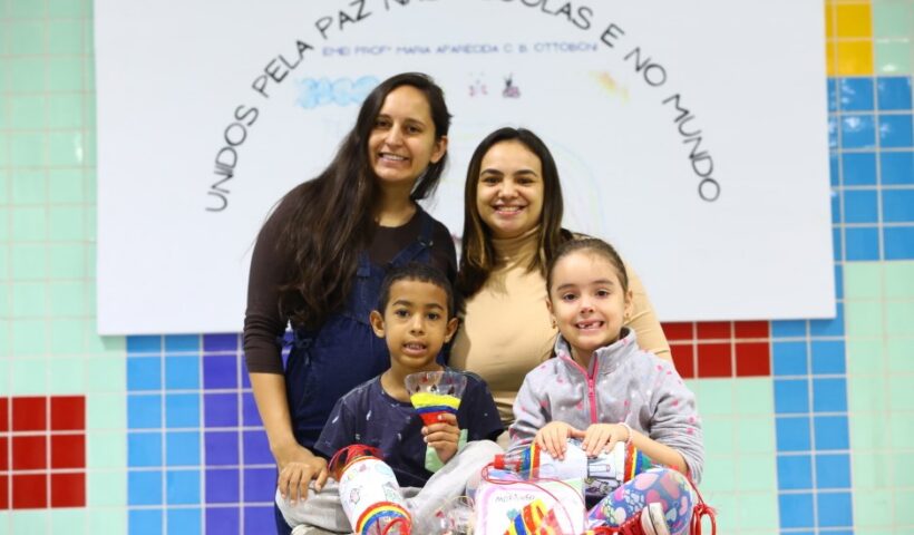 Pedagogia dos Sonhos: crianças de SJC fazem brinquedos para doar à escola gaúcha